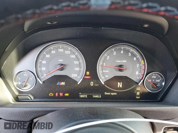 ✅ 2018 BMW M3 • VIN: WBS8M9C54J5K99041 • Lot: 43798544. Listed on Copart with 18,972 mi. Free auction sales archive from the USA and detailed vehicle history report at DreamBid. Image 9.