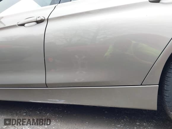 ✅ 2016 BMW 3 Series 328i • VIN: WBA8E9G51GNT82981 • Lot: 43704757. Listed on IAAI with 60,693 mi. Free auction sales archive from the USA and detailed vehicle history report at DreamBid. Image 19.