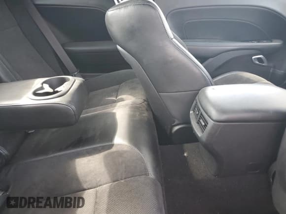 ✅ 2022 Dodge Challenger R/T • VIN: 2C3CDZBT0NH233929 • Lot: 65243684. Wystawiony na Copart z przebiegiem 40 079 mil. Bezpłatny archiwum sprzedaży aukcyjnych z USA i szczegółowy raport historii pojazdu na DreamBid. Zdjęcie 10.