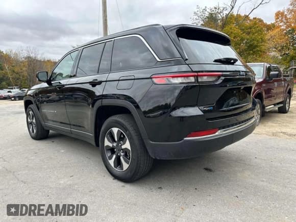 ✅ 2024 Jeep Grand Cherokee • VIN: 1C4RJYB62R8942747 • Лот: 90841325. Опубликован ранее на Copart с пробегом 15 555 миль. Бесплатный доступ к архиву аукционных продаж из США и подробный отчёт об истории автомобиля на DreamBid. Изображение 2.