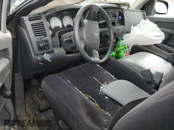 ✅ 2006 Dodge 2500 ST • VIN: 3D7KS26D26G211445 • Lot: 59830865. Wystawiony na Copart z przebiegiem Nie podano. Bezpłatny archiwum sprzedaży aukcyjnych z USA i szczegółowy raport historii pojazdu na DreamBid. Zdjęcie 8.