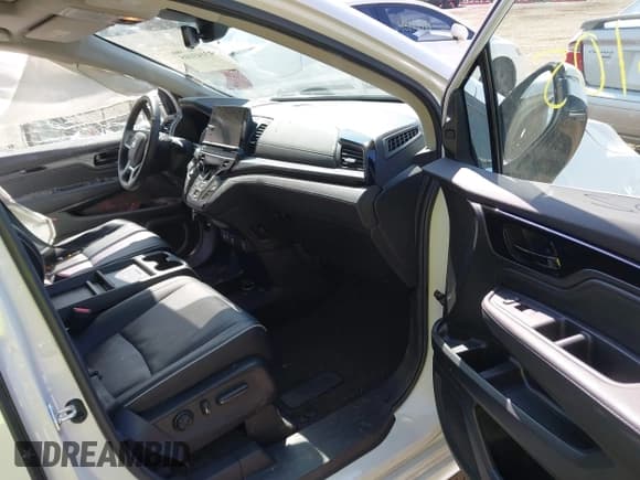 ✅ 2025 Honda Odyssey Elite • VIN: 5FNRL6H98SB014561 • Lot: 43143105. Listed on IAAI with Not provided. Free auction sales archive from the USA and detailed vehicle history report at DreamBid. Image 5.