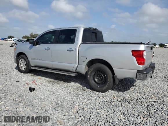 ✅ 2018 Nissan Titan SV • VIN: 1N6AA1EJ1JN532402 • Лот: 82210495. Опубликован ранее на Copart с пробегом Не указан. Бесплатный доступ к архиву аукционных продаж из США и подробный отчёт об истории автомобиля на DreamBid. Изображение 2.