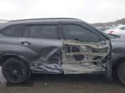 ✅ 2021 Toyota Highlander XSE • VIN: 5TDJZRBH7MS127123 • Lot: 43563394. Wystawiony na IAAI z przebiegiem 99 458 mil. Bezpłatny archiwum sprzedaży aukcyjnych z USA i szczegółowy raport historii pojazdu na DreamBid. Zdjęcie 13.