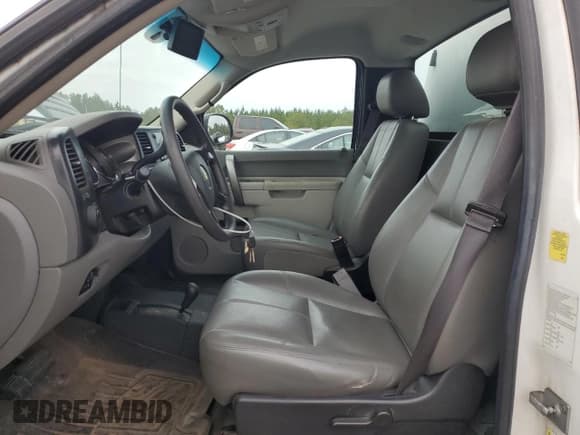 ✅ 2014 Chevrolet Silverado 2500HD Work Truck • VIN: 1GC0KVCG8EF165881 • Lot: 44545005. Wystawiony na Copart z przebiegiem 155 055 mil. Bezpłatny archiwum sprzedaży aukcyjnych z USA i szczegółowy raport historii pojazdu na DreamBid. Zdjęcie 7.