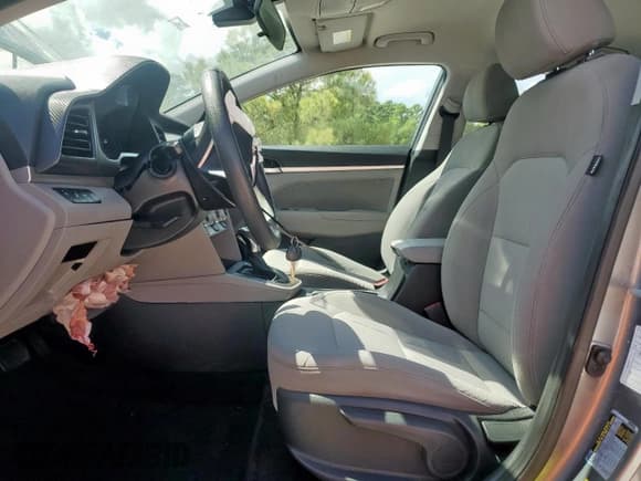 ✅ 2019 Hyundai Elantra Value Edition • VIN: 5NPD84LF2KH442690 • Lot: 82043365. Listed on Copart with 86,819 mi. Free auction sales archive from the USA and detailed vehicle history report at DreamBid. Image 7.