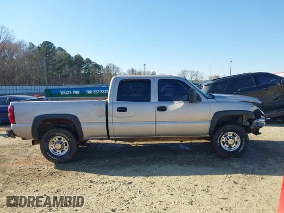 ✅ 2006 Chevrolet Silverado 2500HD LT3 • VIN: 1GCHK23D26F251258 • Лот: 41717697. Опубликован ранее на IAAI с пробегом Не указан. Бесплатный доступ к архиву аукционных продаж из США и подробный отчёт об истории автомобиля на DreamBid. Изображение 13.