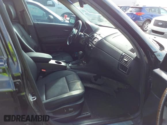 ✅ 2005 BMW X3 3.0i • VIN: WBXPA93415WD21344 • Lot: 43767861. Wystawiony na IAAI z przebiegiem 184 762 mil. Bezpłatny archiwum sprzedaży aukcyjnych z USA i szczegółowy raport historii pojazdu na DreamBid. Zdjęcie 5.