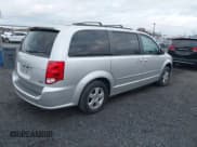 ✅ 2012 Dodge Grand Caravan SXT • VIN: 2C4RDGCG2CR111060 • Lot: 43682661. Wystawiony na IAAI z przebiegiem 144 314 mil. Bezpłatny archiwum sprzedaży aukcyjnych z USA i szczegółowy raport historii pojazdu na DreamBid. Zdjęcie 4.