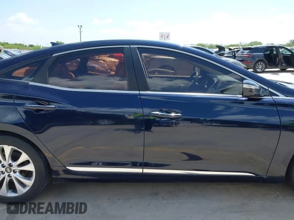 ✅ 2013 Hyundai Azera • VIN: KMHFG4JG5DA253948 • Лот: 42561868. Опубликован ранее на IAAI с пробегом 138 579 миль. Бесплатный доступ к архиву аукционных продаж из США и подробный отчёт об истории автомобиля на DreamBid. Изображение 13.