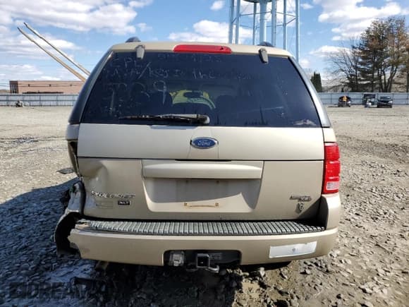 ✅ 2005 Ford Explorer XLT • VIN: 1FMZU73W55UA75339 • Lot: 52194005. Wystawiony na Copart z przebiegiem 74 324 mil. Bezpłatny archiwum sprzedaży aukcyjnych z USA i szczegółowy raport historii pojazdu na DreamBid. Zdjęcie 6.