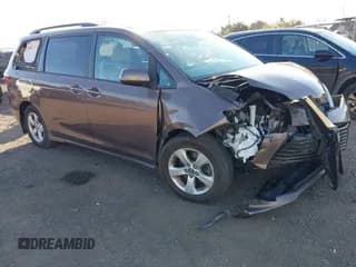 ✅ 2018 Toyota Sienna LE • VIN: 5TDKZ3DC7JS902308 • Lot: 43398785. Listed on IAAI with 79,618 mi. Free auction sales archive from the USA and detailed vehicle history report at DreamBid. Image 1.