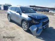 ✅ 2023 Toyota Highlander L • VIN: 5TDKDRAH9PS002343 • Lot: 41607915. Wystawiony na IAAI z przebiegiem 105 237 mil. Bezpłatny archiwum sprzedaży aukcyjnych z USA i szczegółowy raport historii pojazdu na DreamBid. Zdjęcie 6.