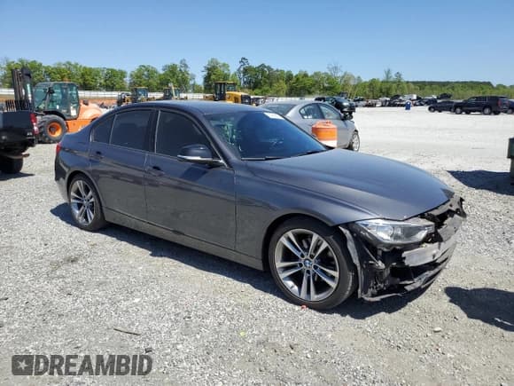 ✅ 2013 BMW 3 Series 328i • VIN: WBA3C1C5XDF435500 • Лот: 53266805. Опубликован ранее на Copart с пробегом 107 780 миль. Бесплатный доступ к архиву аукционных продаж из США и подробный отчёт об истории автомобиля на DreamBid. Изображение 4.