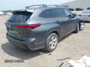 ✅ 2022 Toyota Highlander LE • VIN: 5TDZZRAH2NS136480 • Lot: 43021192. Listed on IAAI with 15,531 mi. Free auction sales archive from the USA and detailed vehicle history report at DreamBid. Image 4.