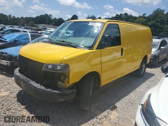 ✅ 2021 Chevrolet Express Cargo • VIN: 1GCWGAFP5M1174873 • Lot: 65430575. Wystawiony na Copart z przebiegiem 201 014 mil. Bezpłatny archiwum sprzedaży aukcyjnych z USA i szczegółowy raport historii pojazdu na DreamBid. Zdjęcie 1.