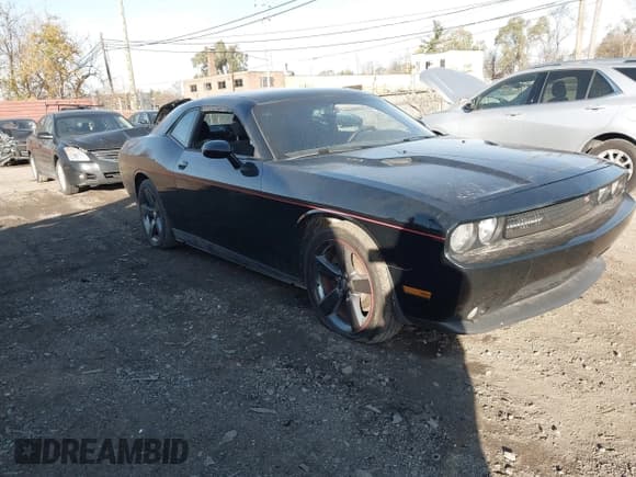 ✅ 2013 Dodge Challenger R/T • VIN: 2C3CDYBT7DH651087 • Lot: 40805295. Wystawiony na IAAI z przebiegiem 189 555 mil. Bezpłatny archiwum sprzedaży aukcyjnych z USA i szczegółowy raport historii pojazdu na DreamBid. Zdjęcie 1.