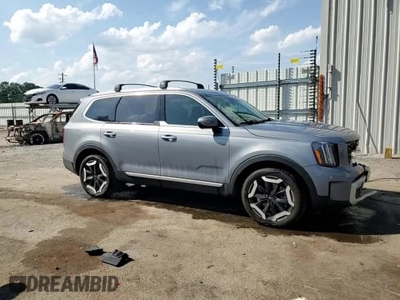 ✅ 2024 Kia Telluride S • VIN: 5XYP6DGC9RG462584 • Lot: 57623655. Wystawiony na Copart z przebiegiem 66 024 mil. Bezpłatny archiwum sprzedaży aukcyjnych z USA i szczegółowy raport historii pojazdu na DreamBid. Zdjęcie 15.