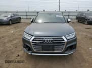 ✅ 2019 Audi SQ5 Premium Plus • VIN: WA1B4AFY3K2006540 • Лот: 60603855. Опубликован ранее на Copart с пробегом Не указан. Бесплатный доступ к архиву аукционных продаж из США и подробный отчёт об истории автомобиля на DreamBid. Изображение 5.