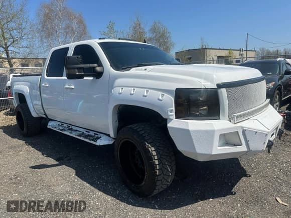 ✅ 2011 Chevrolet Silverado 2500HD LT • VIN: 1GC1KXCG6BF222090 • Лот: 67040425. Опубликован ранее на Copart с пробегом 170 910 миль. Бесплатный доступ к архиву аукционных продаж из США и подробный отчёт об истории автомобиля на DreamBid. Изображение 1.