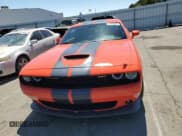 ✅ 2016 Dodge Challenger SRT 392 • VIN: 2C3CDZDJ4GH314995 • Lot: 64998224. Wystawiony na Copart z przebiegiem 43 673 mil. Bezpłatny archiwum sprzedaży aukcyjnych z USA i szczegółowy raport historii pojazdu na DreamBid. Zdjęcie 5.