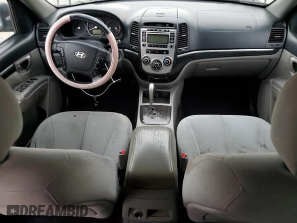 ✅ 2009 Hyundai Santa Fe GLS • VIN: 5NMSG13D09H292562 • Lot: 82286644. Listed on Copart with 230,472 mi. Free auction sales archive from the USA and detailed vehicle history report at DreamBid. Image 8.