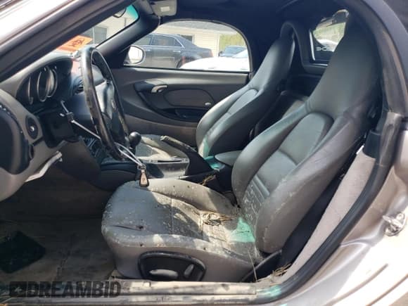 ✅ 2002 Porsche Boxster • VIN: WP0CA29822U623467 • Lot: 69285564. Wystawiony na Copart z przebiegiem Nie podano. Bezpłatny archiwum sprzedaży aukcyjnych z USA i szczegółowy raport historii pojazdu na DreamBid. Zdjęcie 7.