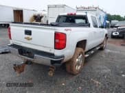 ✅ 2017 Chevrolet Silverado 2500HD LT • VIN: 1GC1KVEY4HF182790 • Lot: 42357385. Wystawiony na IAAI z przebiegiem 189 755 mil. Bezpłatny archiwum sprzedaży aukcyjnych z USA i szczegółowy raport historii pojazdu na DreamBid. Zdjęcie 4.