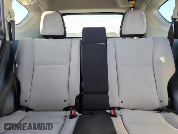 ✅ 2018 Toyota RAV4 XLE • VIN: JTMRFREV9JJ718155 • Лот: 91582725. Опубликован ранее на Copart с пробегом 123 361 миль. Бесплатный доступ к архиву аукционных продаж из США и подробный отчёт об истории автомобиля на DreamBid. Изображение 10.