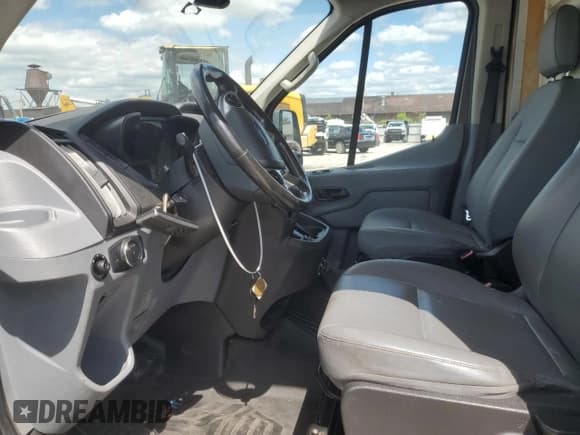 ✅ 2017 Ford Transit • VIN: 1FTYR3XV3HKB00878 • Lot: 55963155. Wystawiony na Copart z przebiegiem 362 956 mil. Bezpłatny archiwum sprzedaży aukcyjnych z USA i szczegółowy raport historii pojazdu na DreamBid. Zdjęcie 7.