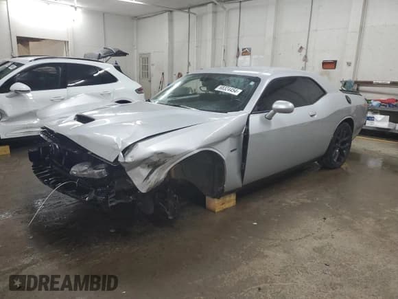 ✅ 2019 Dodge Challenger R/T • VIN: 2C3CDZBT2KH719301 • Lot: 68324454. Wystawiony na Copart z przebiegiem 68 901 mil. Bezpłatny archiwum sprzedaży aukcyjnych z USA i szczegółowy raport historii pojazdu na DreamBid. Zdjęcie 1.