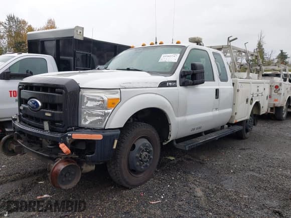 ✅ 2011 Ford F-350 • VIN: 1FD7X3B63BEC03804 • Lot: 43583747. Listed on IAAI with 271,246 mi. Free auction sales archive from the USA and detailed vehicle history report at DreamBid. Image 17.
