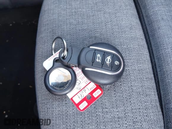 ✅ 2015 MINI Hardtop S • VIN: WMWXP7C53F2C60402 • Lot: 43470552. Listed on IAAI with 37,987 mi. Free auction sales archive from the USA and detailed vehicle history report at DreamBid. Image 11.