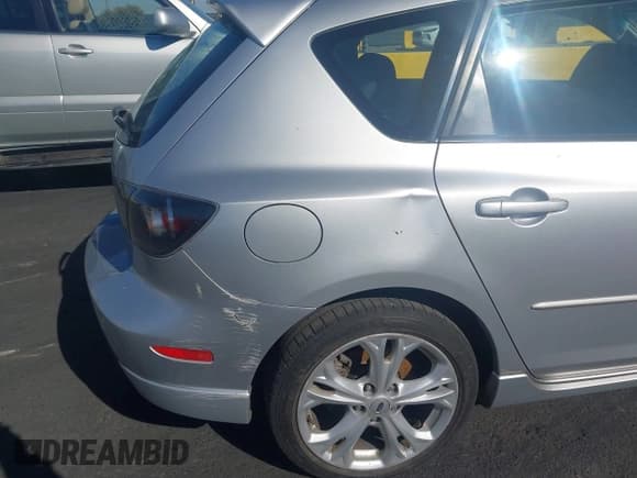 ✅ 2006 Mazda 3 s • VIN: JM1BK144761541961 • Лот: 43490039. Опубликован ранее на IAAI с пробегом 479 712 миль. Бесплатный доступ к архиву аукционных продаж из США и подробный отчёт об истории автомобиля на DreamBid. Изображение 6.