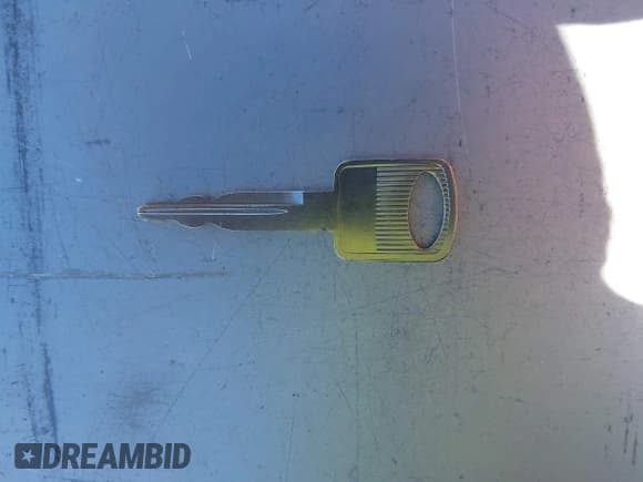 ✅ 1999 Ford F-250 XL • VIN: 1FTNX20F3XEE97835 • Lot: 42831359. Listed on IAAI with 390,888 mi. Free auction sales archive from the USA and detailed vehicle history report at DreamBid. Image 11.