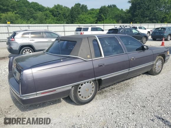 ✅ 1996 Cadillac DeVille • VIN: 1G6KD52YXTU239648 • Lot: 59805465. Wystawiony na Copart z przebiegiem 137 482 mil. Bezpłatny archiwum sprzedaży aukcyjnych z USA i szczegółowy raport historii pojazdu na DreamBid. Zdjęcie 3.