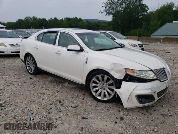 ✅ 2011 Lincoln MKS • VIN: 1LNHL9ER5BG602050 • Lot: 66167015. Wystawiony na Copart z przebiegiem 147 507 mil. Bezpłatny archiwum sprzedaży aukcyjnych z USA i szczegółowy raport historii pojazdu na DreamBid. Zdjęcie 4.