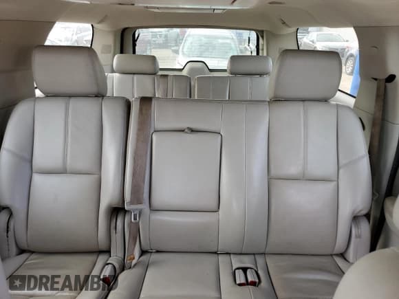 ✅ 2013 Chevrolet Suburban LT • VIN: 1GNSKJE76DR189938 • Lot: 71962594. Wystawiony na Copart z przebiegiem Nie podano. Bezpłatny archiwum sprzedaży aukcyjnych z USA i szczegółowy raport historii pojazdu na DreamBid. Zdjęcie 10.