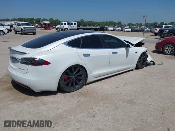 ✅ 2020 Tesla Model S Performance • VIN: 5YJSA1E49LF360655 • Лот: 42777670. Опубликован ранее на IAAI с пробегом Не указан. Бесплатный доступ к архиву аукционных продаж из США и подробный отчёт об истории автомобиля на DreamBid. Изображение 4.