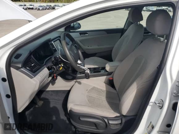 2018 Hyundai Sonata SE z VIN 5NPE24AF2JH684810, wystawiony jako Copart lot #81787405 z przebiegiem 170 071 mil mil oraz Szkoda całkowita • Salvage title. Historia ofert i sprzedaży dostępna na DreamBid. Obrazek 7.