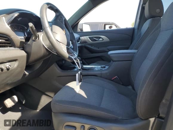 ✅ 2023 Chevrolet Traverse LT Cloth • VIN: 1GNERGKW8PJ194875 • Lot: 67810064. Wystawiony na Copart z przebiegiem 45 066 mil. Bezpłatny archiwum sprzedaży aukcyjnych z USA i szczegółowy raport historii pojazdu na DreamBid. Zdjęcie 7.