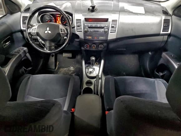 ✅ 2010 Mitsubishi Outlander ES • VIN: JA4AS2AW5AZ010222 • Lot: 94096405. Wystawiony na Copart z przebiegiem 146 072 mil. Bezpłatny archiwum sprzedaży aukcyjnych z USA i szczegółowy raport historii pojazdu na DreamBid. Zdjęcie 8.
