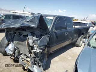 2002 Chevrolet Silverado 1500 z VIN 2GCEC19W121412302, wystawiony jako Copart lot #55272472 z przebiegiem 204 099 mil mil oraz Szkoda całkowita • Salvage title. Historia ofert i sprzedaży dostępna na DreamBid. Obrazek 3.