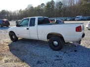 ✅ 2001 Chevrolet S-10 LS • VIN: 1GCCS19W718225703 • Лот: 86328204. Опубликован ранее на Copart с пробегом 243 471 миль. Бесплатный доступ к архиву аукционных продаж из США и подробный отчёт об истории автомобиля на DreamBid. Изображение 2.