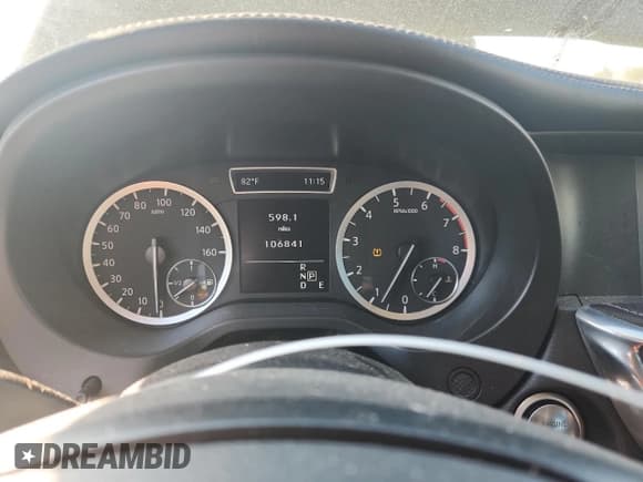 ✅ 2017 Infiniti QX30 Premium • VIN: SJKCH5CR4HA038573 • Lot: 84371025. Listed on Copart with 106,841 mi. Free auction sales archive from the USA and detailed vehicle history report at DreamBid. Image 9.