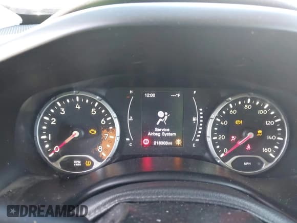 ✅ 2017 Jeep Renegade Sport • VIN: ZACCJBAB9HPF98049 • Lot: 43645437. Wystawiony na IAAI z przebiegiem 218 303 mil. Bezpłatny archiwum sprzedaży aukcyjnych z USA i szczegółowy raport historii pojazdu na DreamBid. Zdjęcie 7.