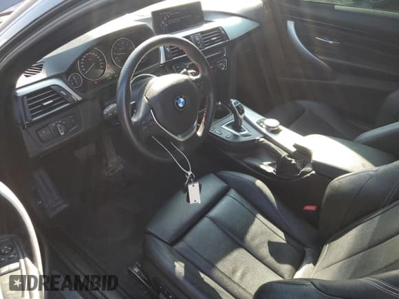 ✅ 2015 BMW 4 Series 428i xDrive • VIN: WBA3N5C5XFK484966 • Lot: 80994555. Wystawiony na Copart z przebiegiem 129 798 mil. Bezpłatny archiwum sprzedaży aukcyjnych z USA i szczegółowy raport historii pojazdu na DreamBid. Zdjęcie 8.