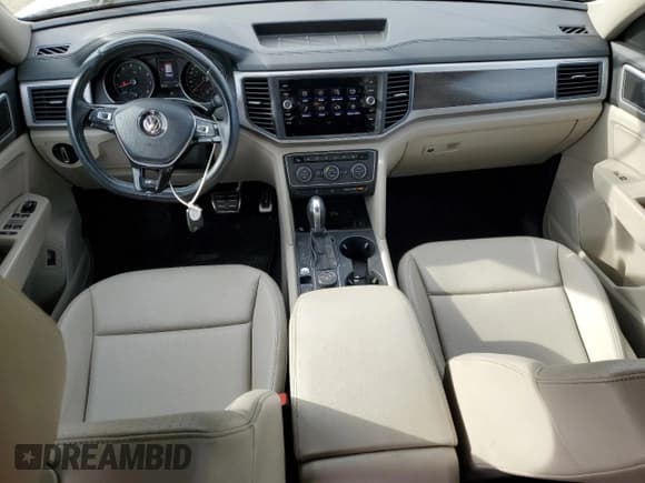 ✅ 2019 Volkswagen Atlas SE • VIN: 1V2XR2CA8KC541866 • Лот: 90497985. Опубликован ранее на Copart с пробегом 82 359 миль. Бесплатный доступ к архиву аукционных продаж из США и подробный отчёт об истории автомобиля на DreamBid. Изображение 8.