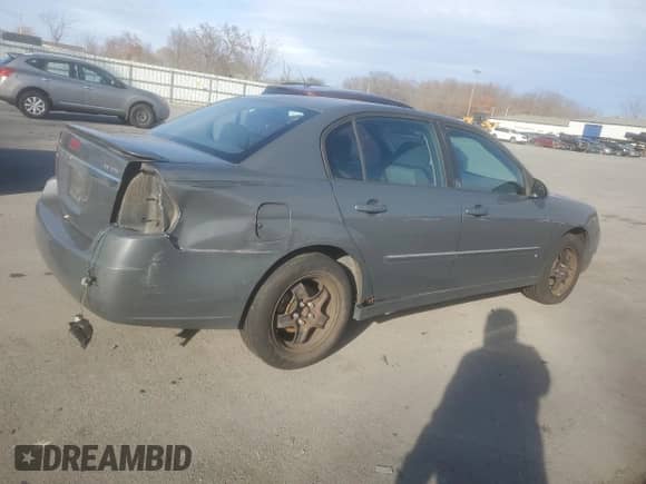 2007 Chevrolet Malibu 2LT z VIN 1G1ZT58N27F168587, wystawiony jako Copart lot #82977884 z przebiegiem 143 703 mil mil oraz Szkoda całkowita • Salvage title. Historia ofert i sprzedaży dostępna na DreamBid. Obrazek 3.