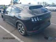 ✅ 2024 Ford Mustang Mach-E Select • VIN: 3FMTK1SU7RMA39672 • Lot: 42146432. Wystawiony na IAAI z przebiegiem 2 801 mil. Bezpłatny archiwum sprzedaży aukcyjnych z USA i szczegółowy raport historii pojazdu na DreamBid. Zdjęcie 3.